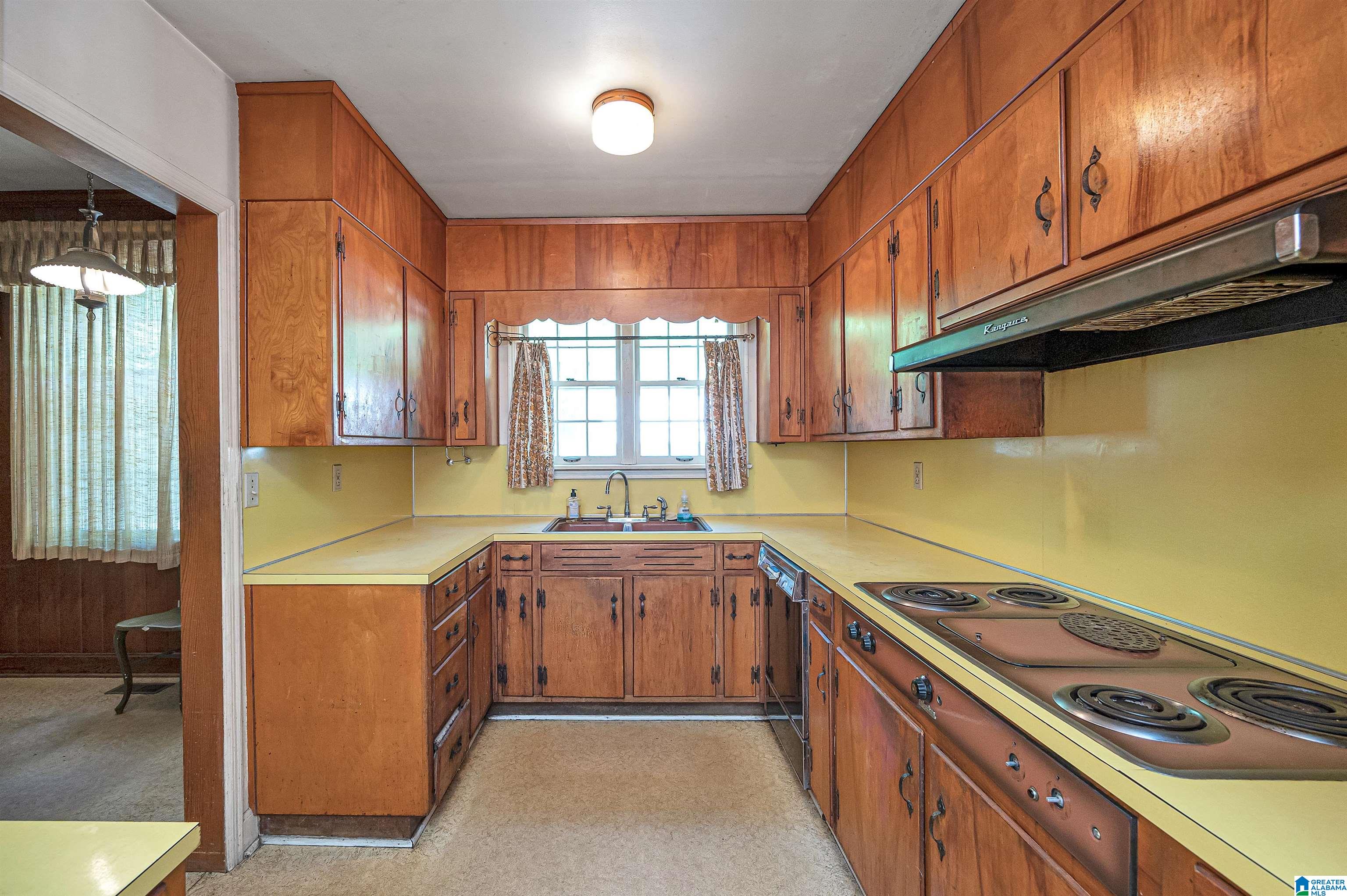 3 Meadow Lane Bessemer, AL 35020 - Photo 7 of 38