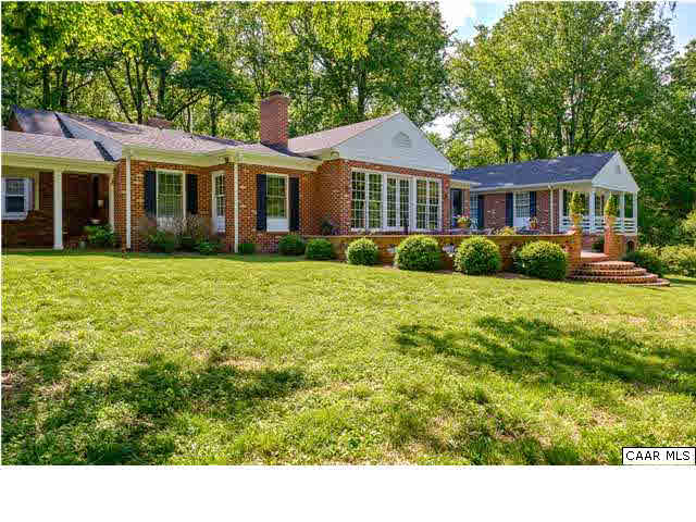 871 Tanglewood Road Charlottesville, VA 22901 - Photo 23 of 33 a view of a yard in front of a house