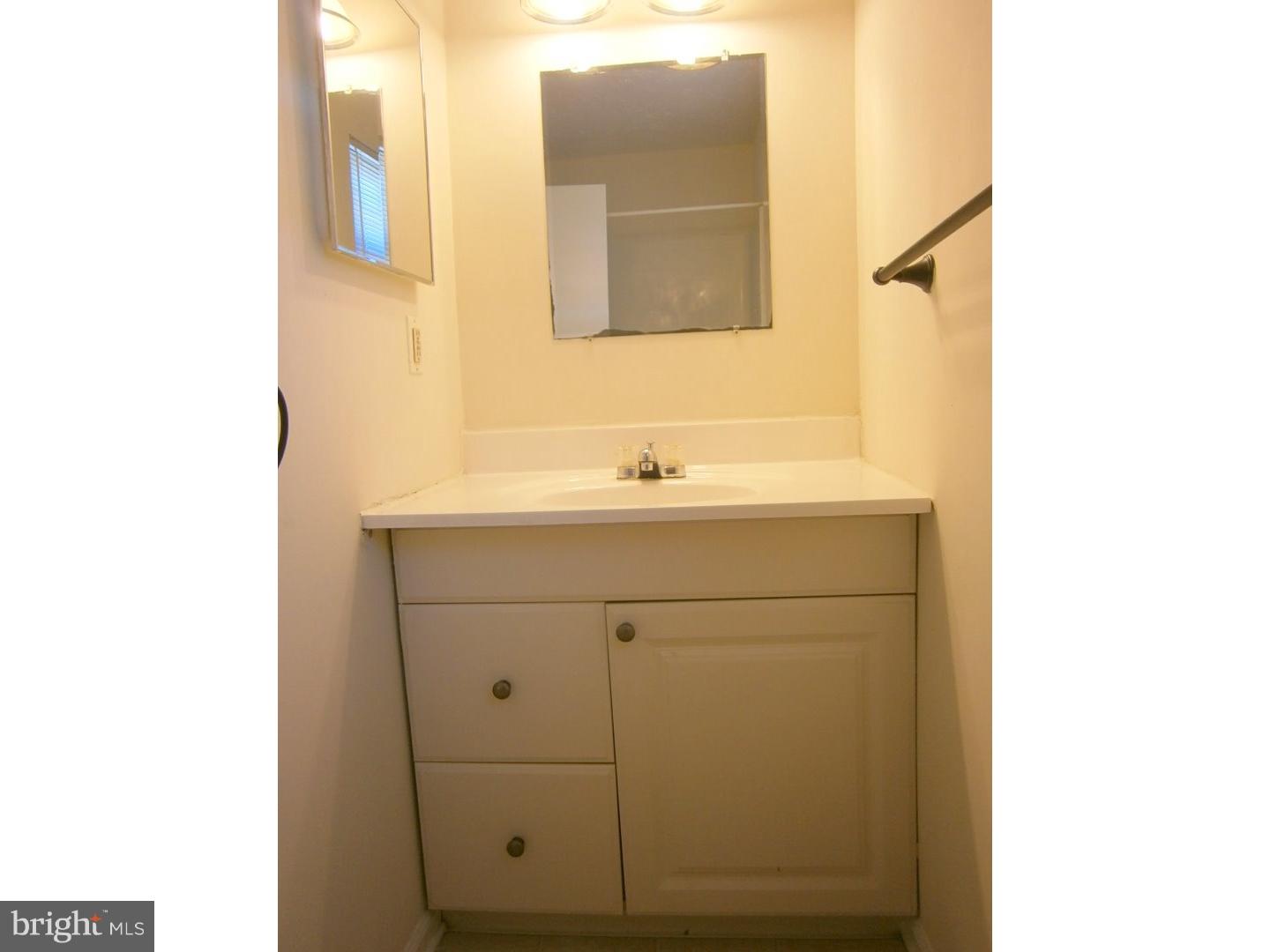 126 Hampshire Road Sicklerville, NJ 08081 - Photo 14 of 18 Gallery Image 14