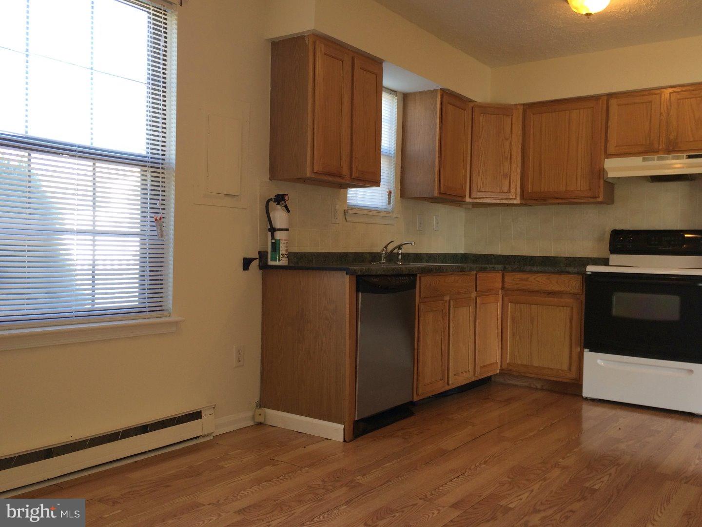 126 Hampshire Road Sicklerville, NJ 08081 - Photo 3 of 18 Gallery Image 3