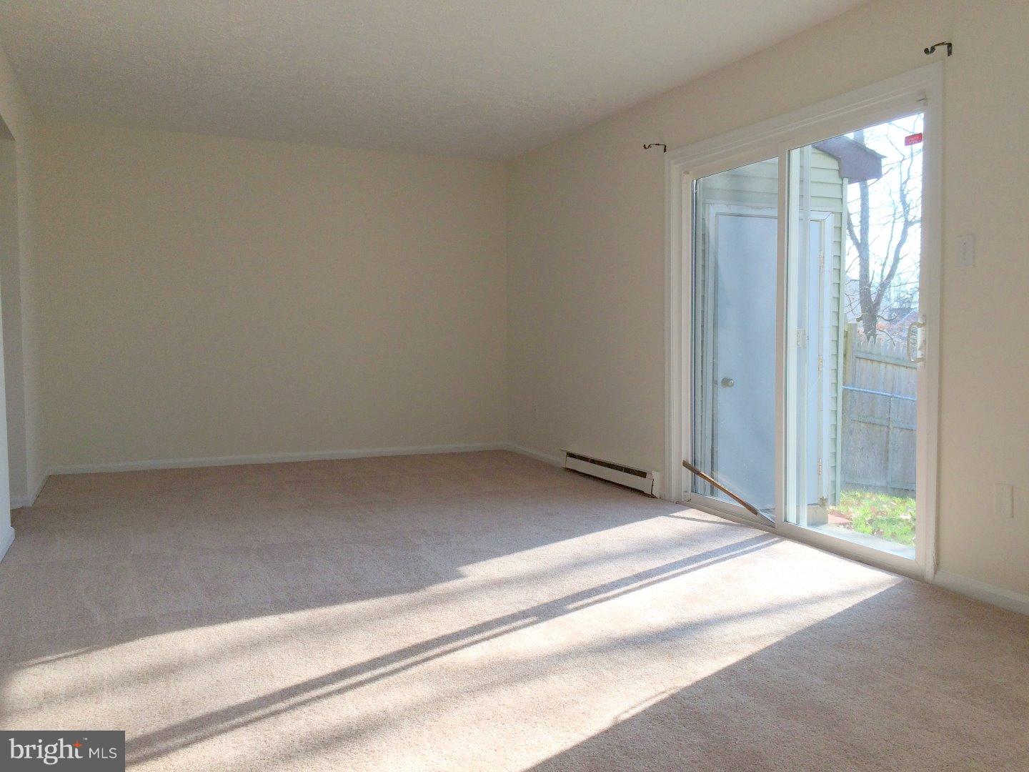 126 Hampshire Road Sicklerville, NJ 08081 - Photo 8 of 18 Gallery Image 8