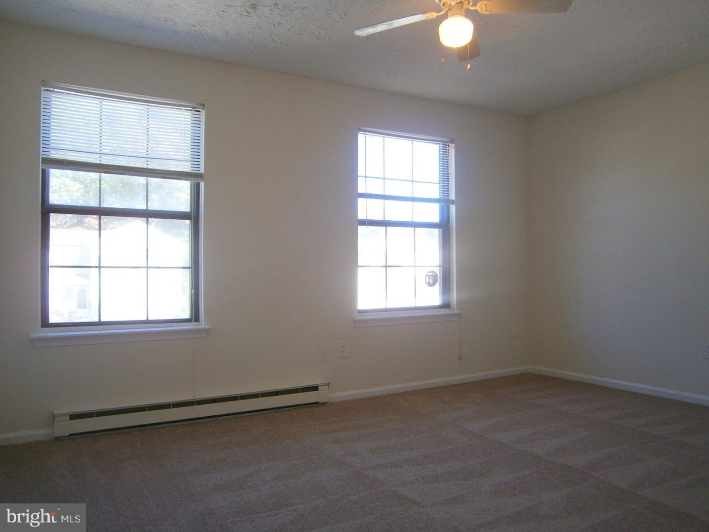 126 Hampshire Road Sicklerville, NJ 08081 - Photo 10 of 18 Gallery Image 10