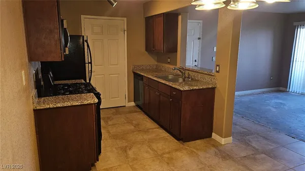 $1,250 | 2120 Ramrod Avenue, Unit 817, Henderson, NV 89014