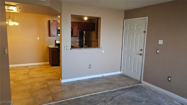 $1,250 | 2120 Ramrod Avenue, Unit 817, Henderson, NV 89014