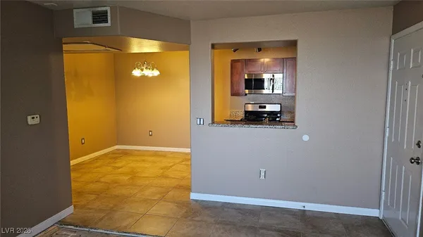 $1,250 | 2120 Ramrod Avenue, Unit 817, Henderson, NV 89014