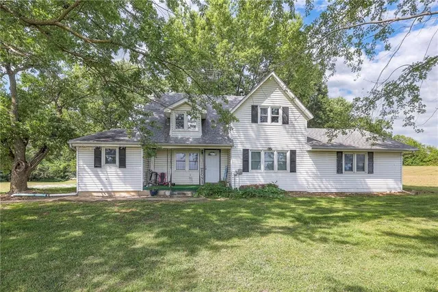 $215,000 | 10240 Highway 18, Amsterdam, MO 64723