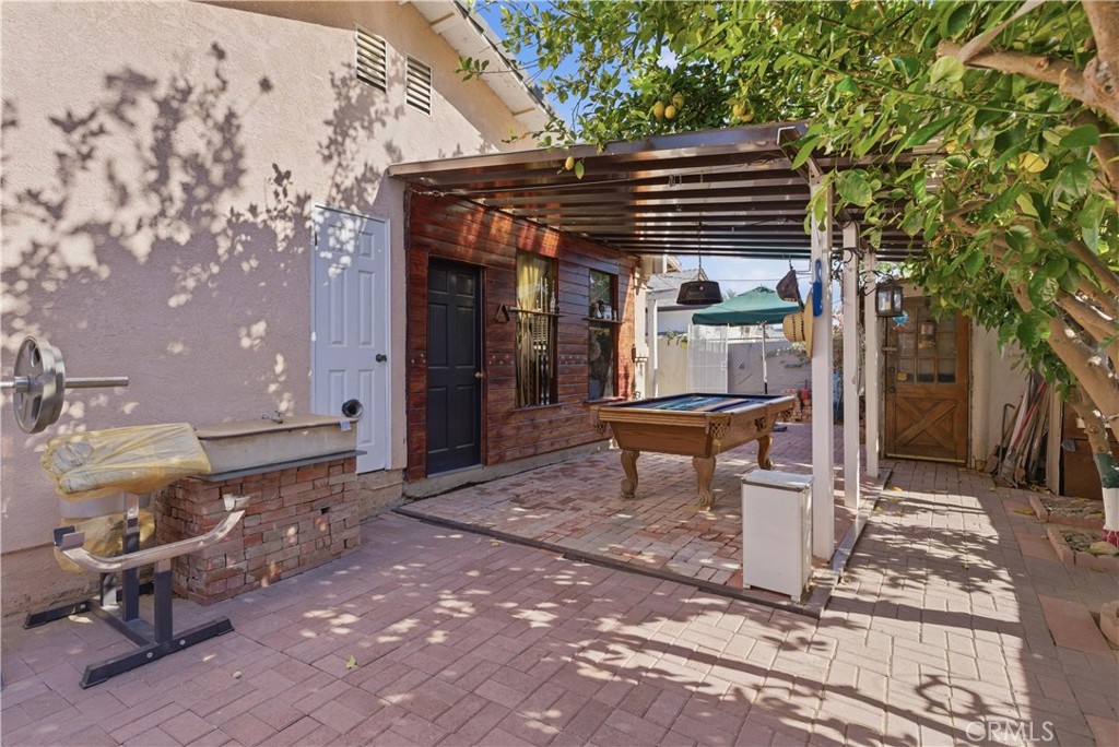 381 B Street Arvin, CA 93203 - Photo 21 of 23 a view of a chairs and table in the patio