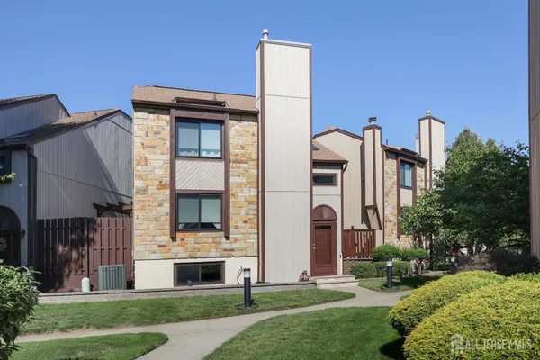 $600,000 | 230 Silver Lane, Old Bridge, NJ 08857