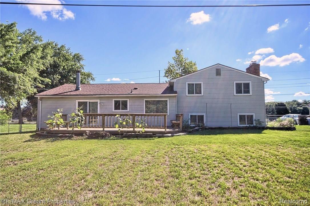 14125 Newburgh Road Livonia, MI 48150 - Photo 27 of 30 Rear.jpg