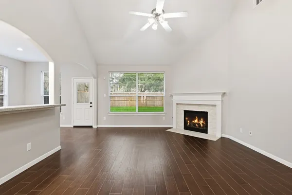 $2,350 | 25542 Saddlebrook Village Drive, Tomball, TX 77375