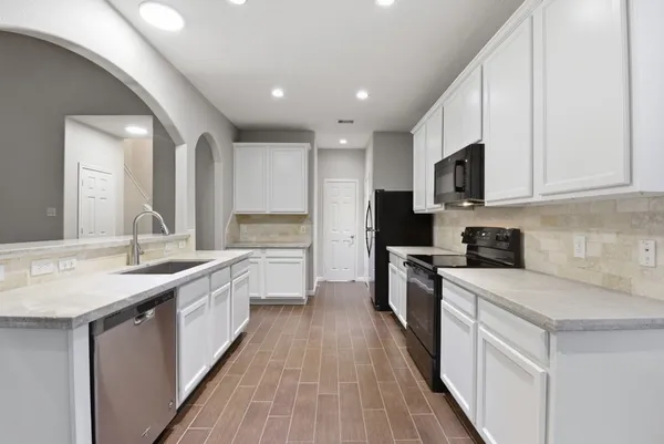 $2,350 | 25542 Saddlebrook Village Drive, Tomball, TX 77375