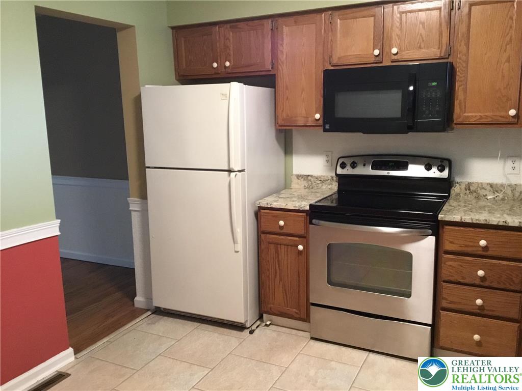 390 Fairview Street Emmaus, PA 18049 - Photo 9 of 33