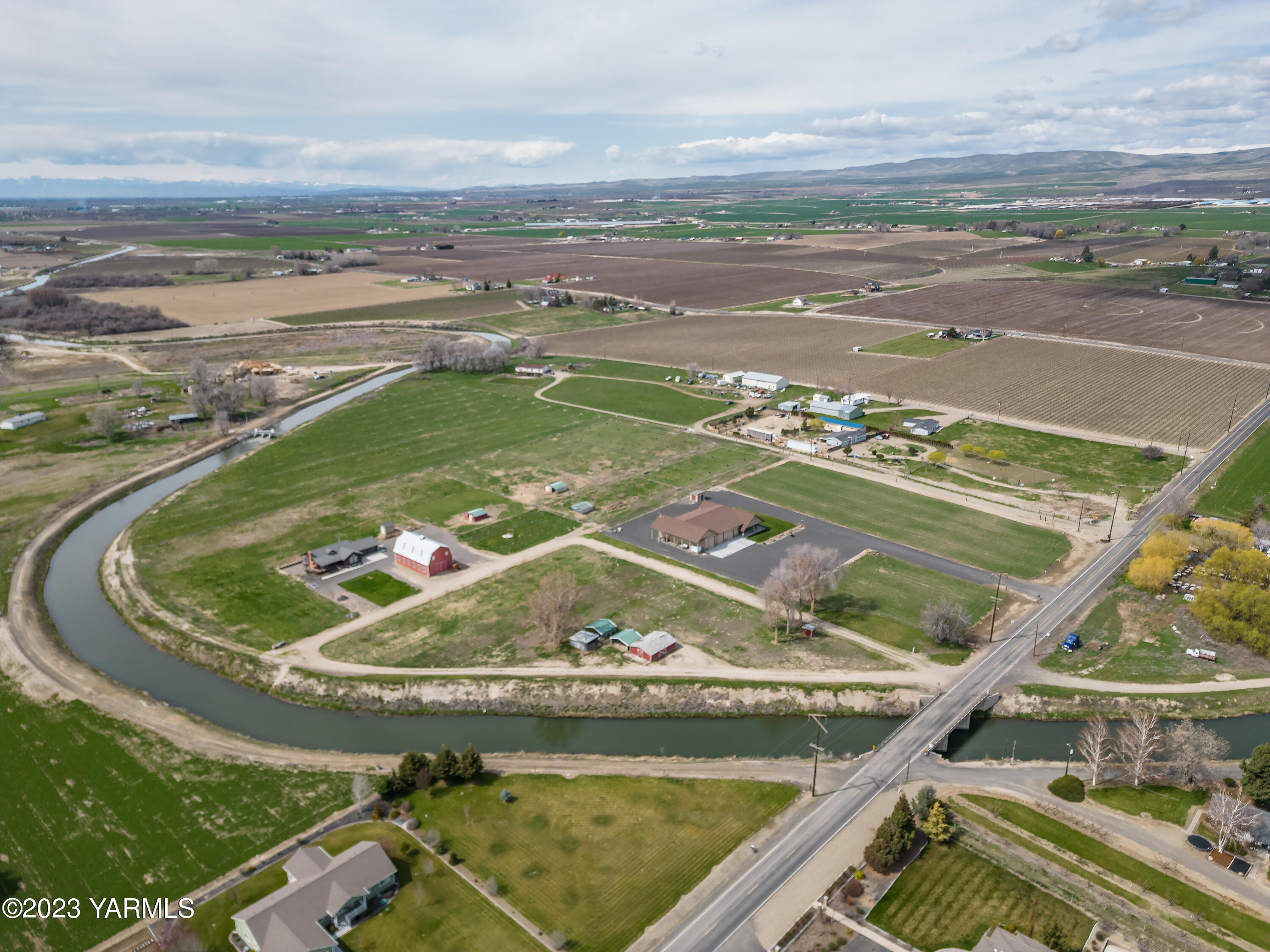 Lot 1 Scoon Road Sunnyside, WA 98944 - Photo 2 of 4 a view of a swimming pool with a ocean view