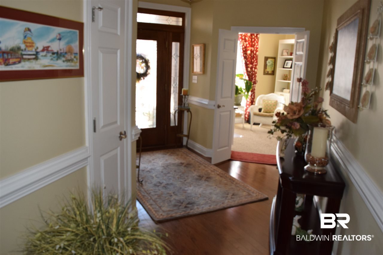5584 Fairfield Place Mobile, AL 36609 - Photo 4 of 30