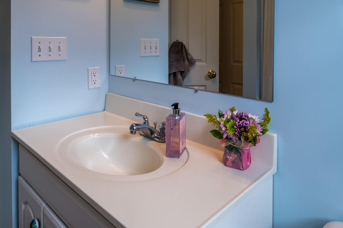 42 Prout Road Freeport, ME 04032 - Photo 17 of 56 22-Downstairs Full bath (1 of 2)