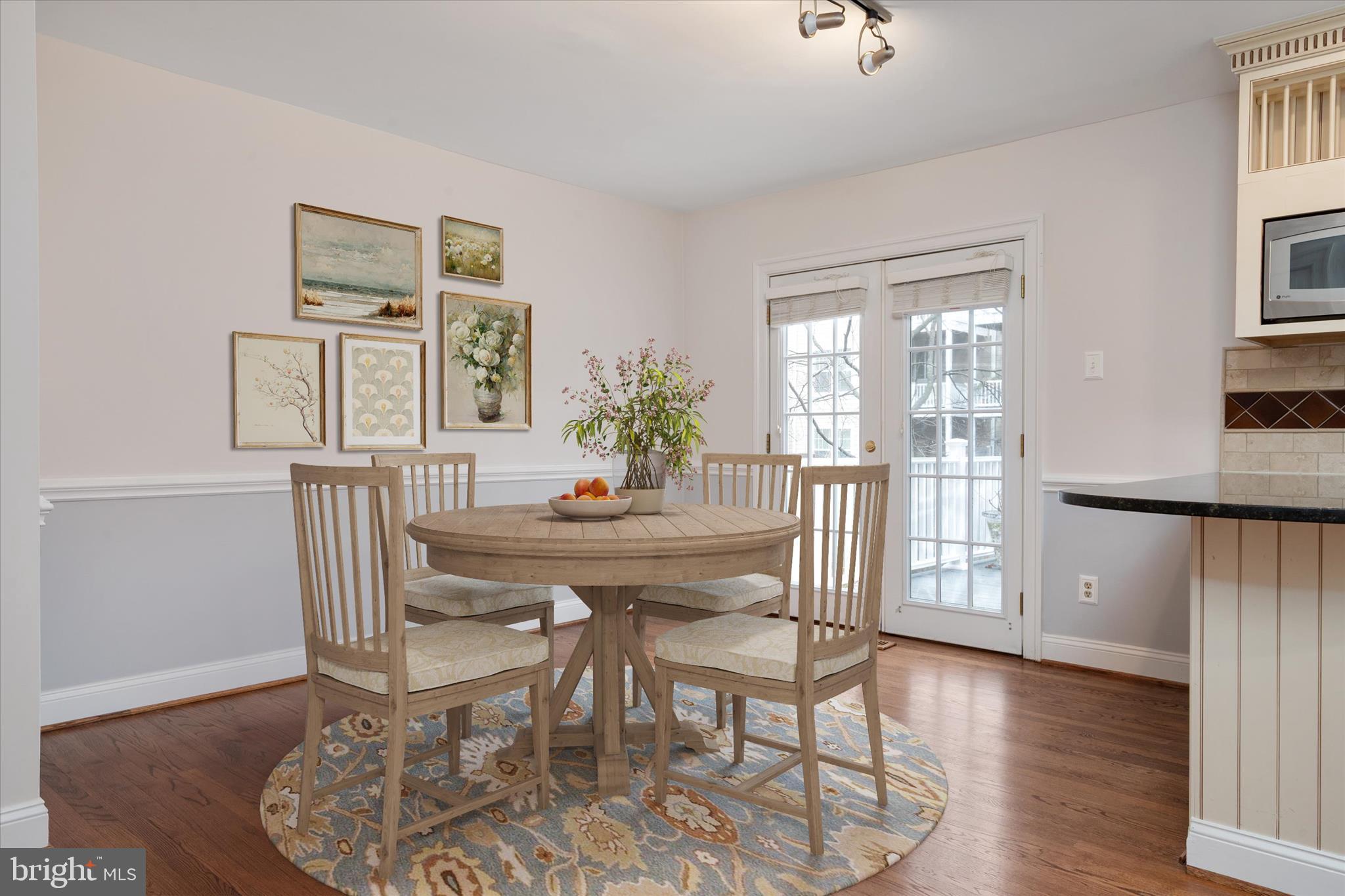 19 Spindrift Way Annapolis, MD 21403 - Photo 11 of 34 Breakfast room off of kitchen