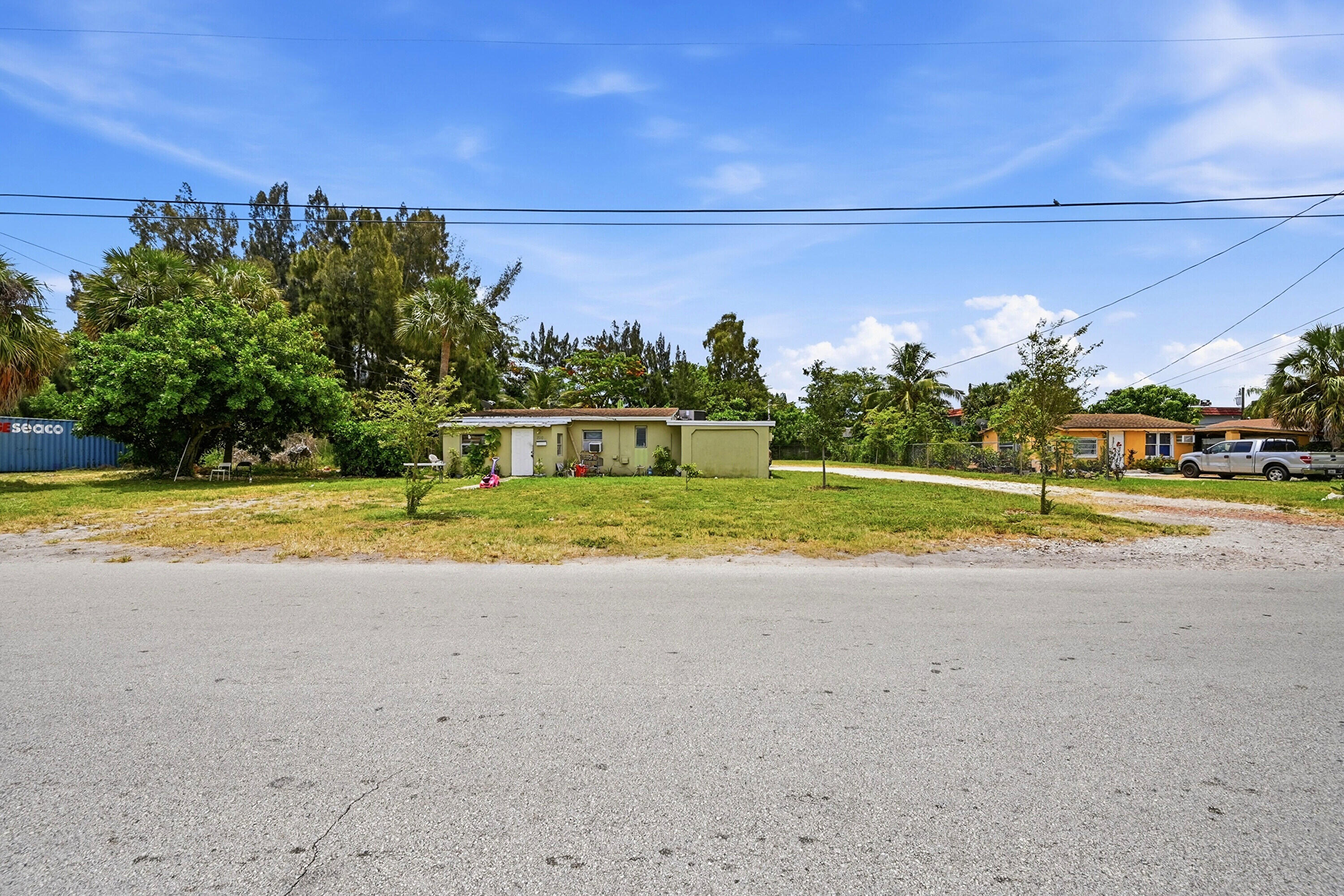 700 Southwest 8th Street Pompano Beach, FL 33060 - Photo 2 of 32 02_stl_0484