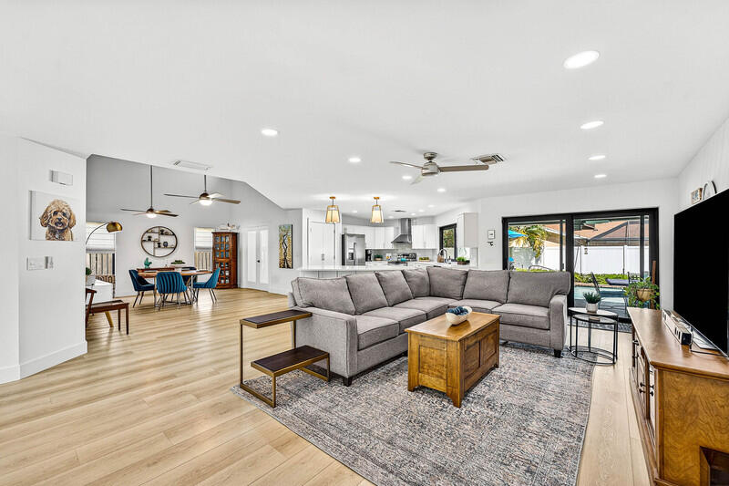 3028 Northwest 28th Avenue Boca Raton, FL 33434 - Photo 6 of 29 Living Room/Great Room