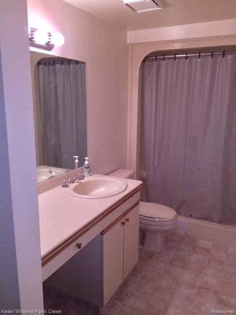 875 Green View Court, Unit 56 Rochester Hills, MI 48307 - Photo 17 of 29