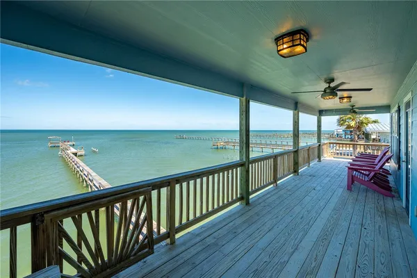 $795,000 | 646 Copano Ridge Road, Rockport, TX 78382