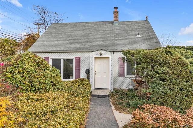 $595,000 | 1 Ranch Lane, Levittown, NY 11756