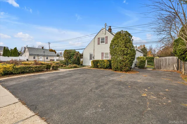 $595,000 | 1 Ranch Lane, Levittown, NY 11756
