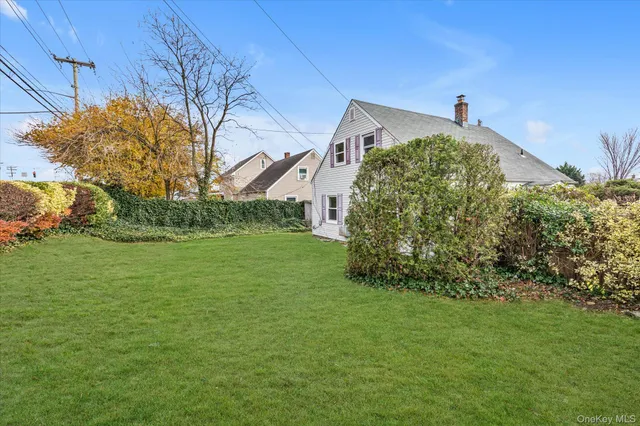 $595,000 | 1 Ranch Lane, Levittown, NY 11756