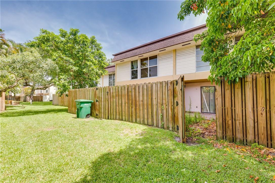 3341 Raleigh Street, Unit 2E Hollywood, FL 33021 - Photo 2 of 24 Photo 2