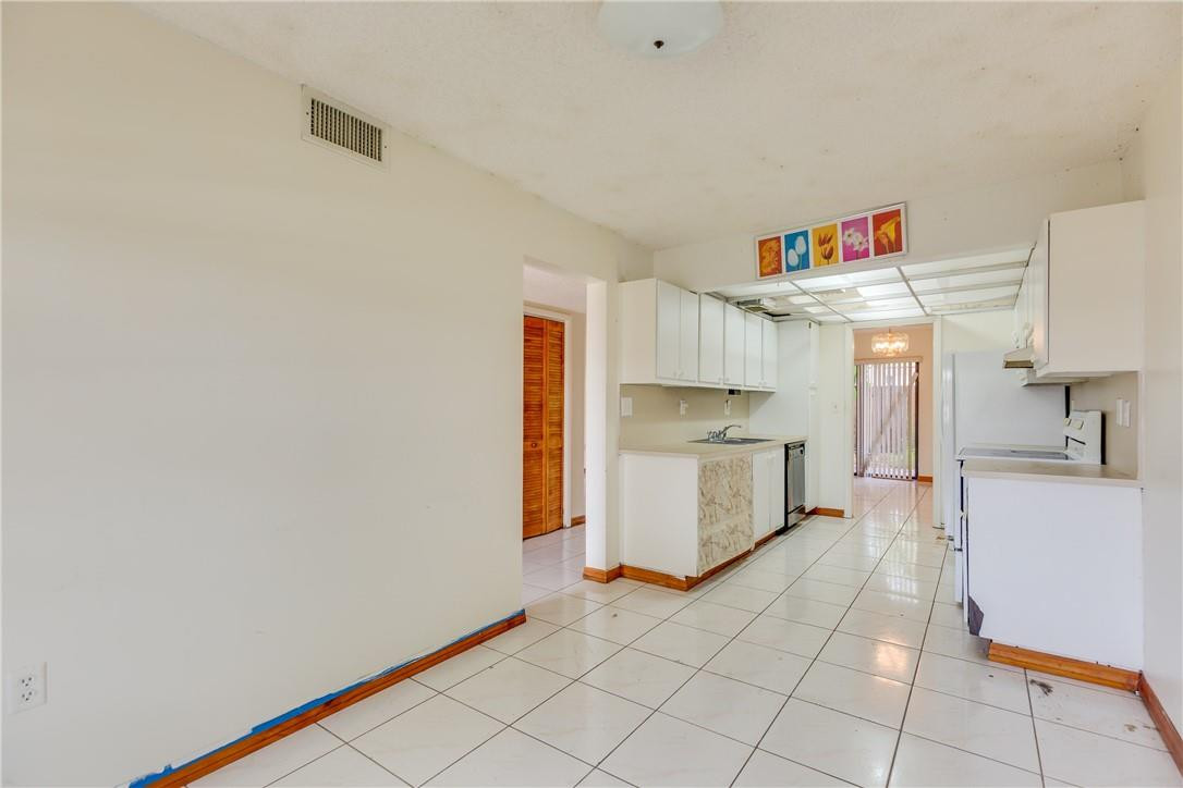 3341 Raleigh Street, Unit 2E Hollywood, FL 33021 - Photo 21 of 24 Photo 21
