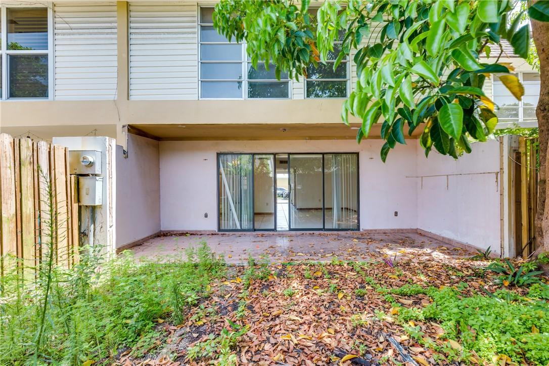 3341 Raleigh Street, Unit 2E Hollywood, FL 33021 - Photo 3 of 24 Photo 3