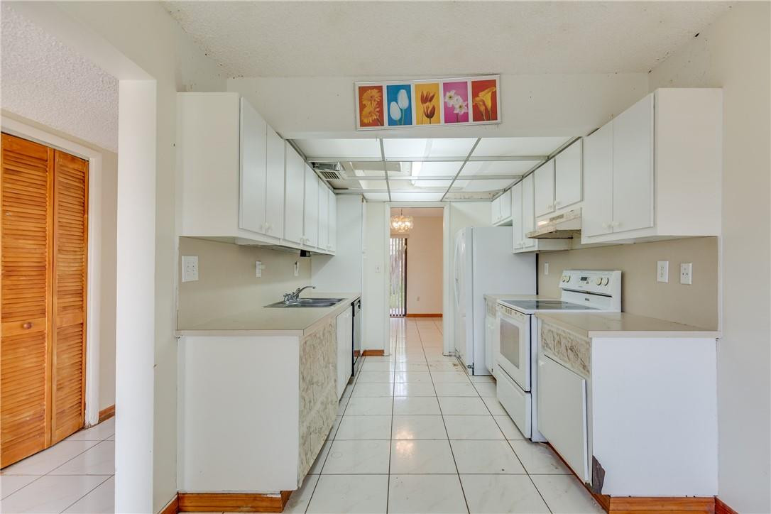 3341 Raleigh Street, Unit 2E Hollywood, FL 33021 - Photo 4 of 24 Photo 4