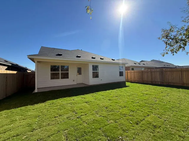 $2,350 | 591 Sormonne Loop, Kyle, TX 78640