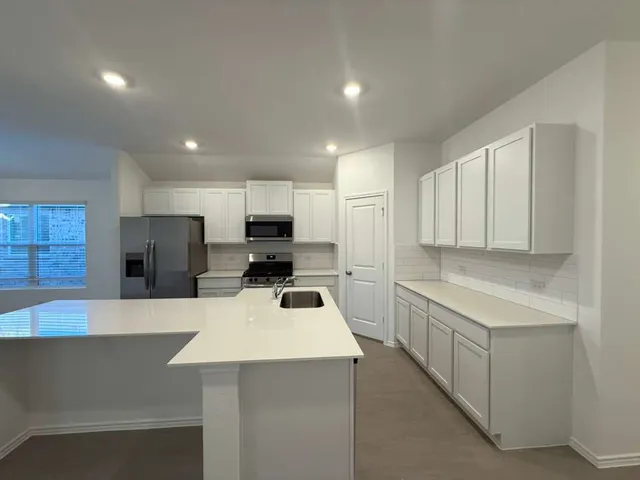 $2,350 | 591 Sormonne Loop, Kyle, TX 78640