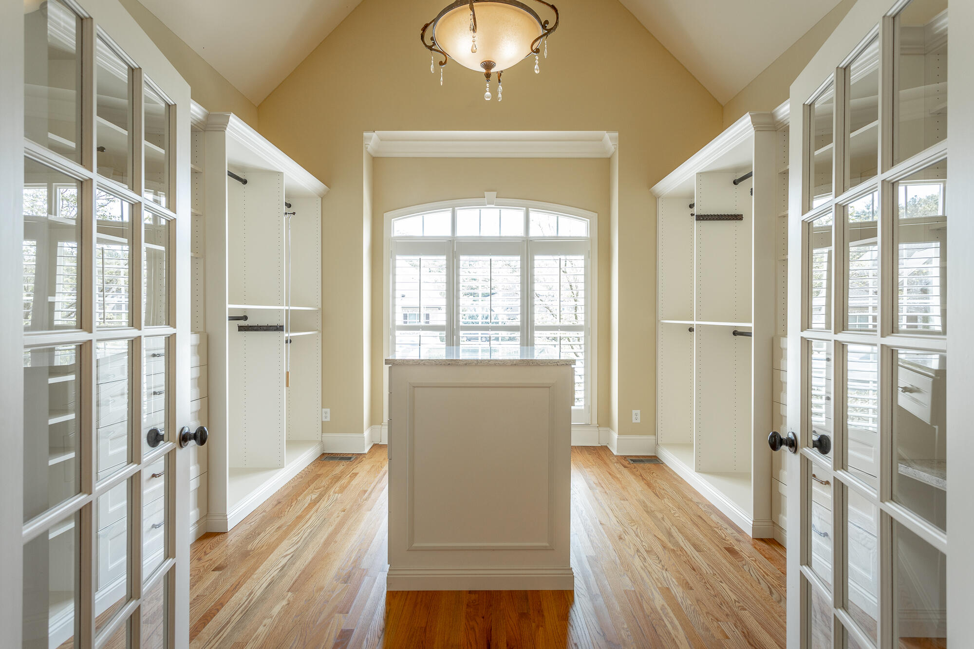 1048 Enclave Road Chattanooga, TN 37415 - Photo 53 of 79 Master closet