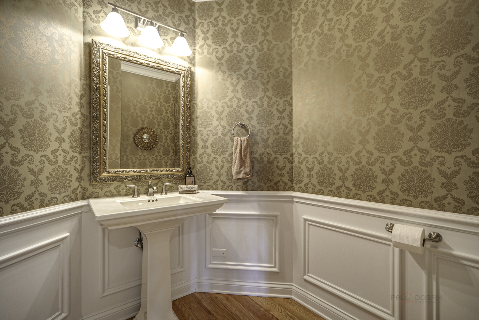 4907 Clover Court Long Grove, IL 60047 - Photo 17 of 67 a bathroom with a sink and a mirror