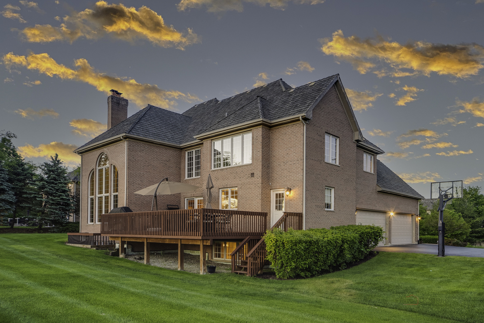 4907 Clover Court Long Grove, IL 60047 - Photo 57 of 67 a front view of house with a garden