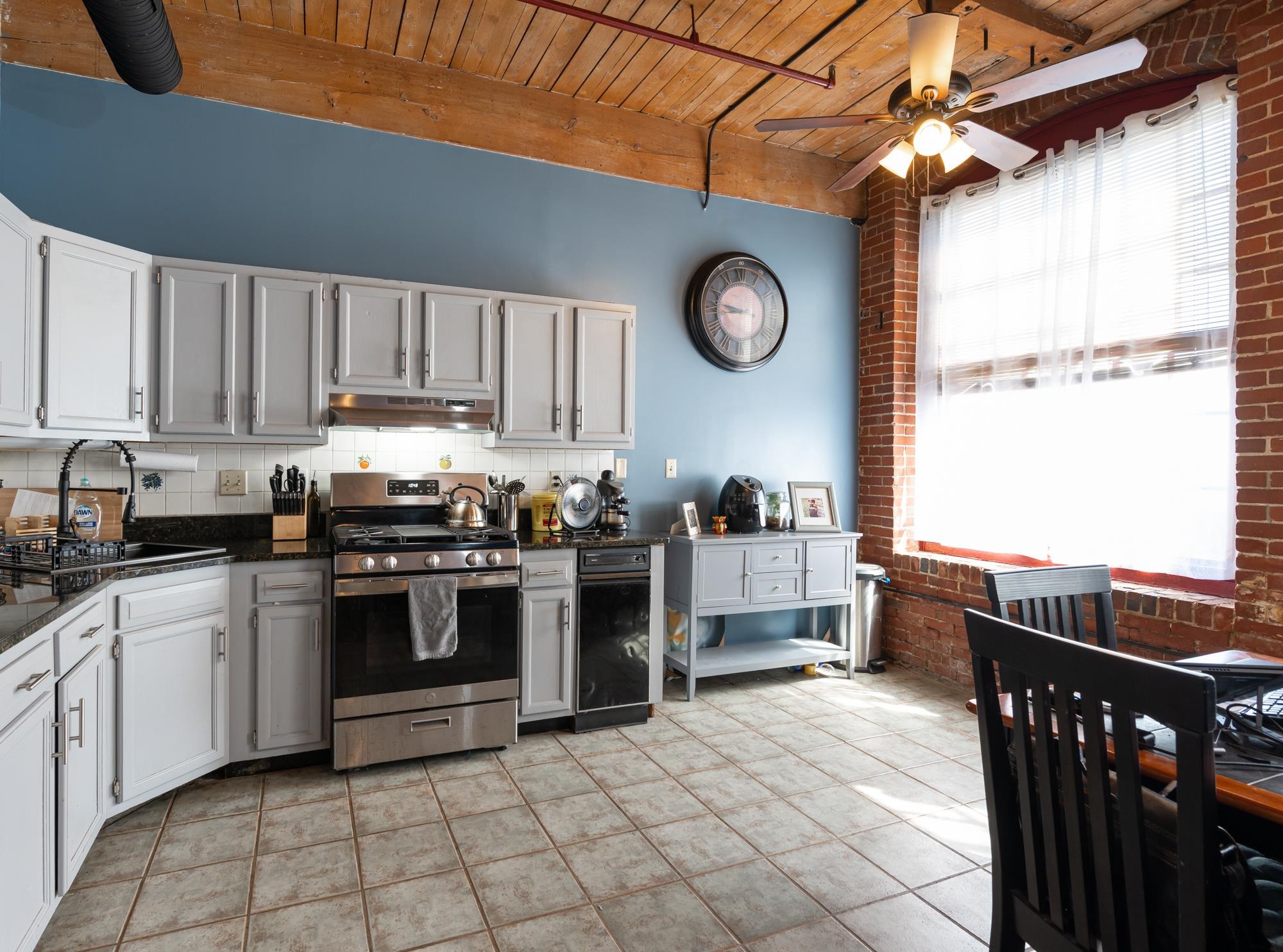 470 Silver Street, Unit 122 Manchester, NH 03103 - Photo 2 of 22