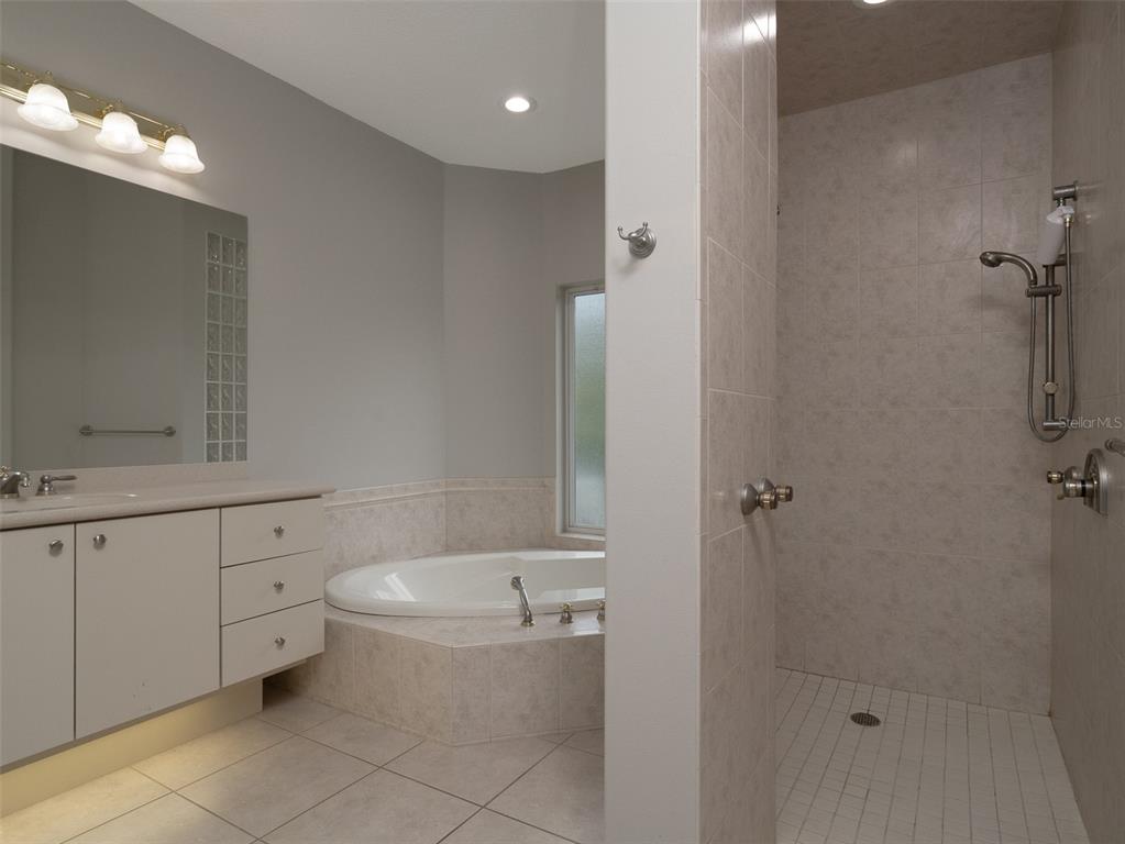 11901 Northwest 83rd Terrace Reddick, FL 32686 - Photo 21 of 47