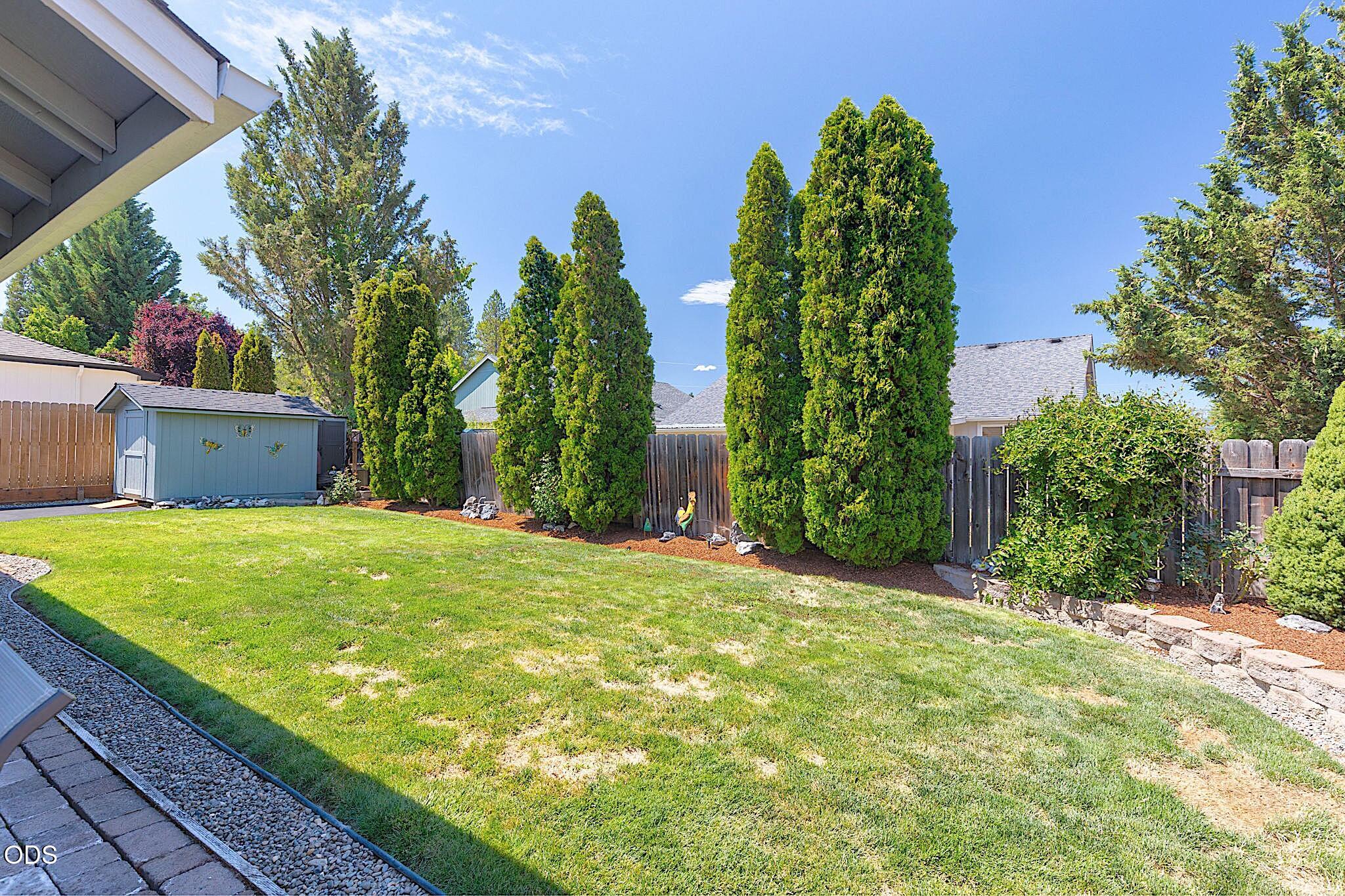2714 Trinity Way Grants Pass, OR 97527 - Photo 36 of 37