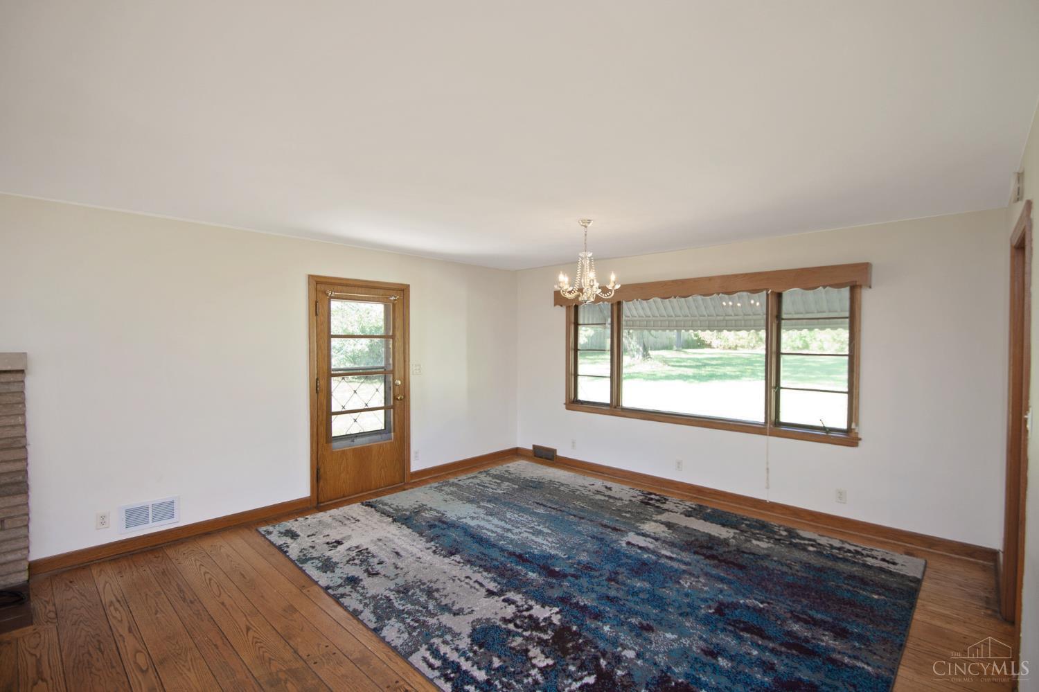 5791 Greenlawn Road Hamilton, OH 45011 - Photo 9 of 43