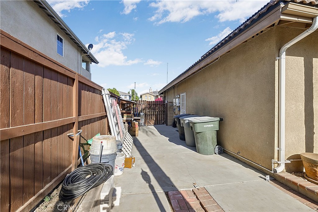 3601 Crevice Way Perris, CA 92570 - Photo 34 of 37