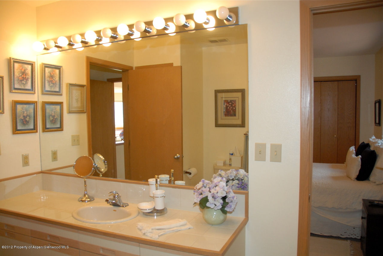 130 Ridge Road Basalt, CO 81621 - Photo 10 of 20 Bath 2