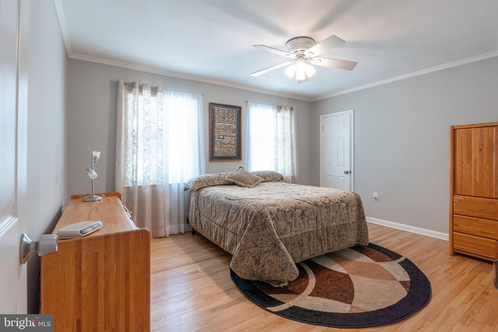 28 Mountainview Road Ewing, NJ 08628 - Photo 13 of 33 Master bedroom