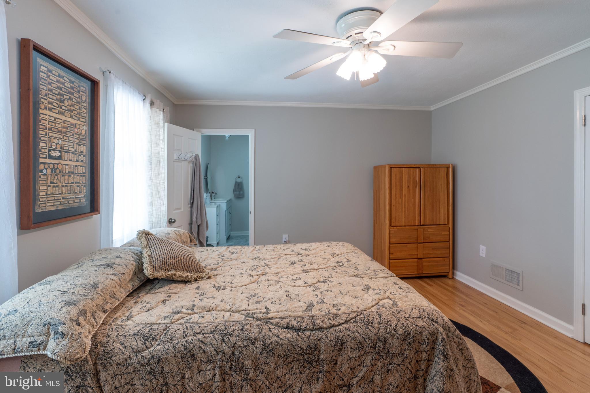 28 Mountainview Road Ewing, NJ 08628 - Photo 14 of 33 Master bedroom