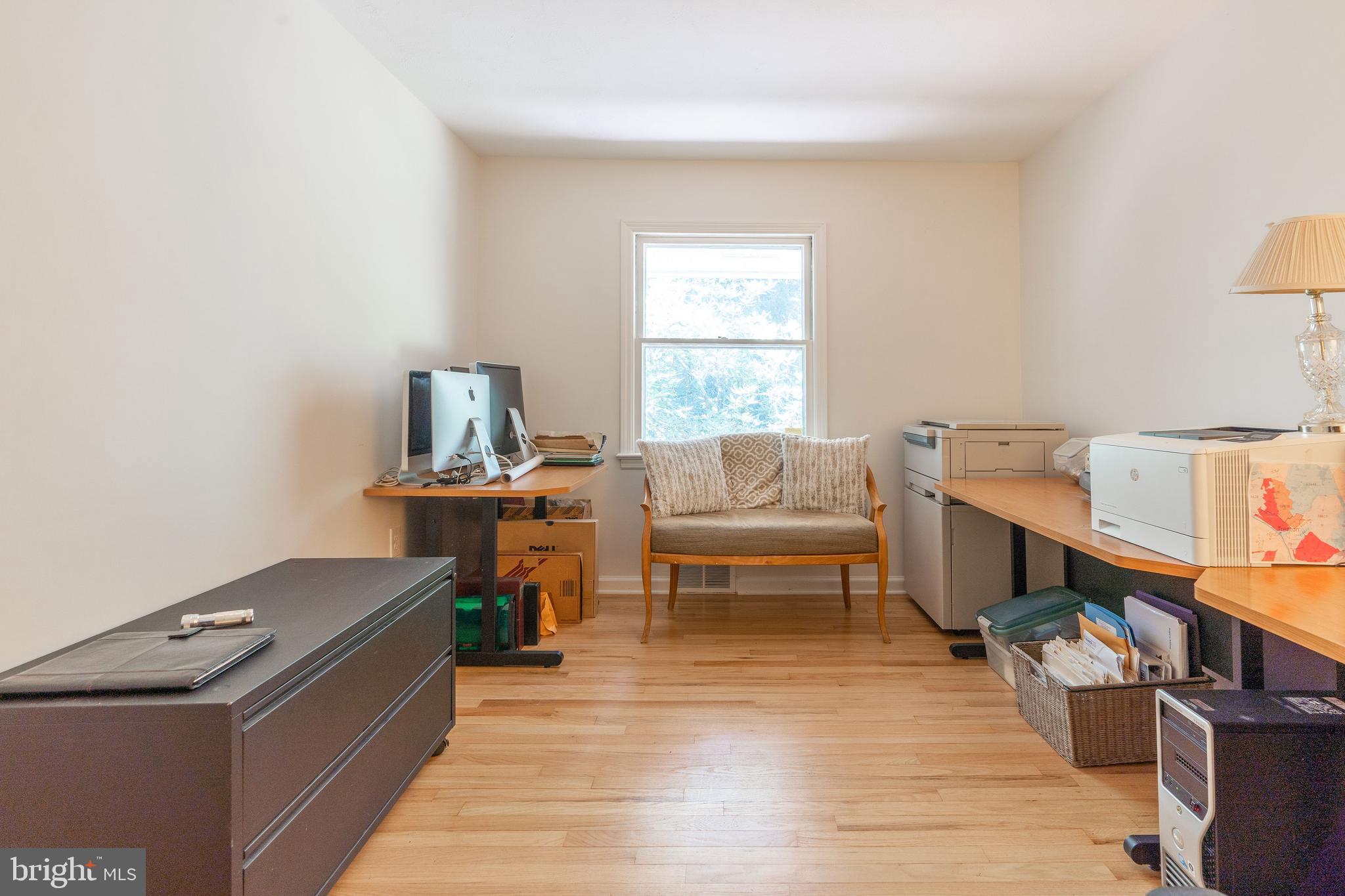 28 Mountainview Road Ewing, NJ 08628 - Photo 16 of 33 Second bedroom (my office)