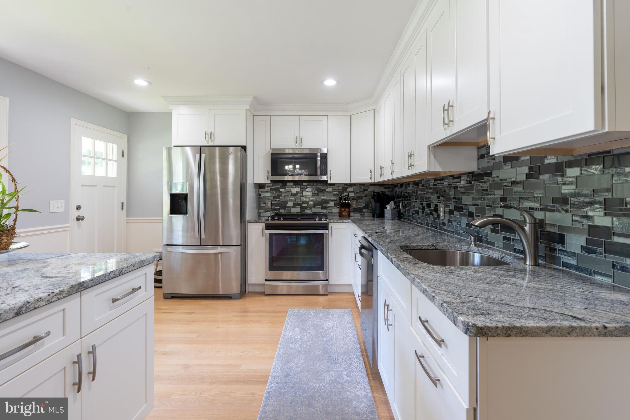28 Mountainview Road Ewing, NJ 08628 - Photo 8 of 33 Granite counter top, under-mount sink