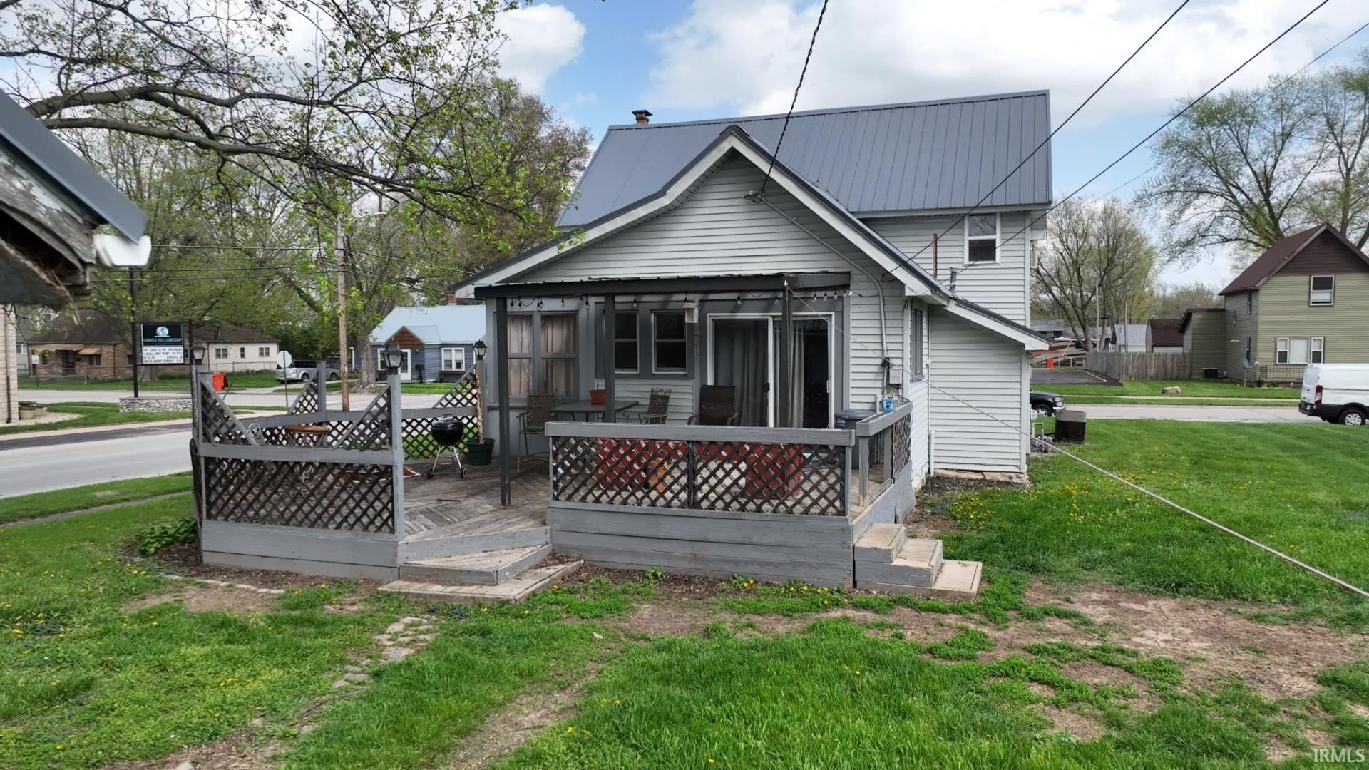 602 Maple Street Monticello, IN 47960 - Photo 2 of 23