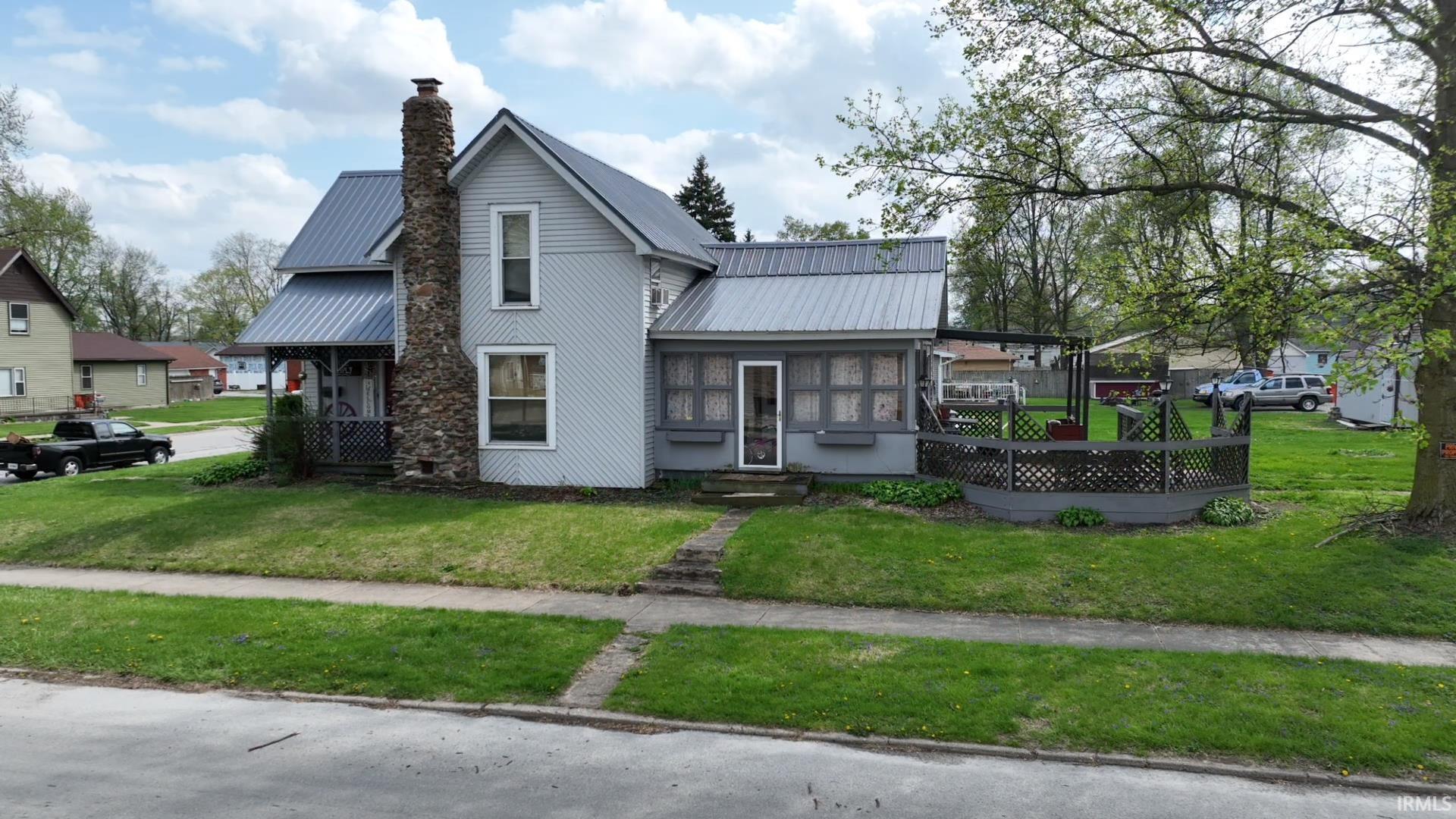 602 Maple Street Monticello, IN 47960 - Photo 3 of 23