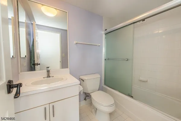 $2,550 | 300 Main Street, Unit 415, Little Falls, NJ 07424