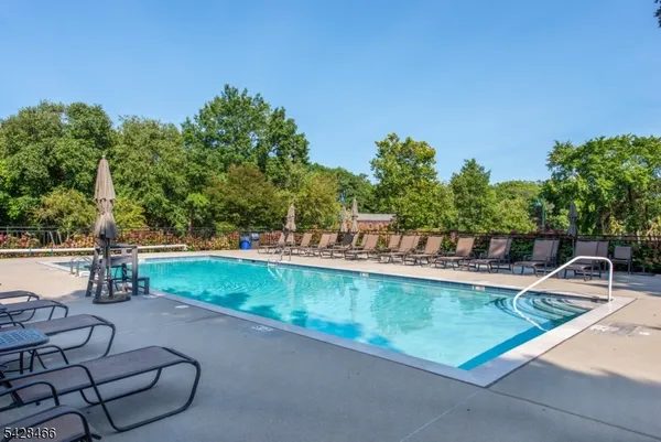 $2,550 | 300 Main Street, Unit 415, Little Falls, NJ 07424